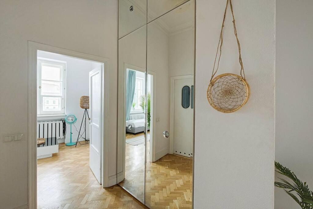 Place*unique Royal Route View*4 Bedrooms*6beds Warschau