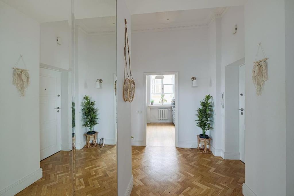 Place*unique Royal Route View*4 Bedrooms*6beds Apartment Warschau